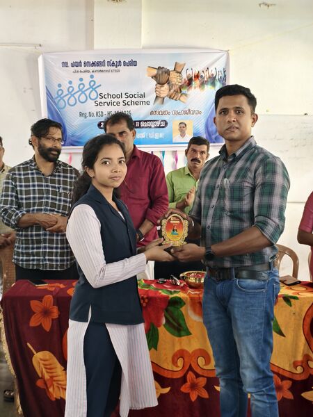 പ്രമാണം:12009 STATEWINNER 2.jpg