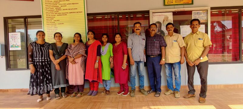 പ്രമാണം:15051 pta group.jpg