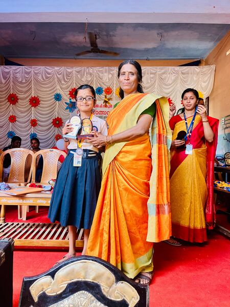 പ്രമാണം:21706 vijayolsavam24 02.jpg