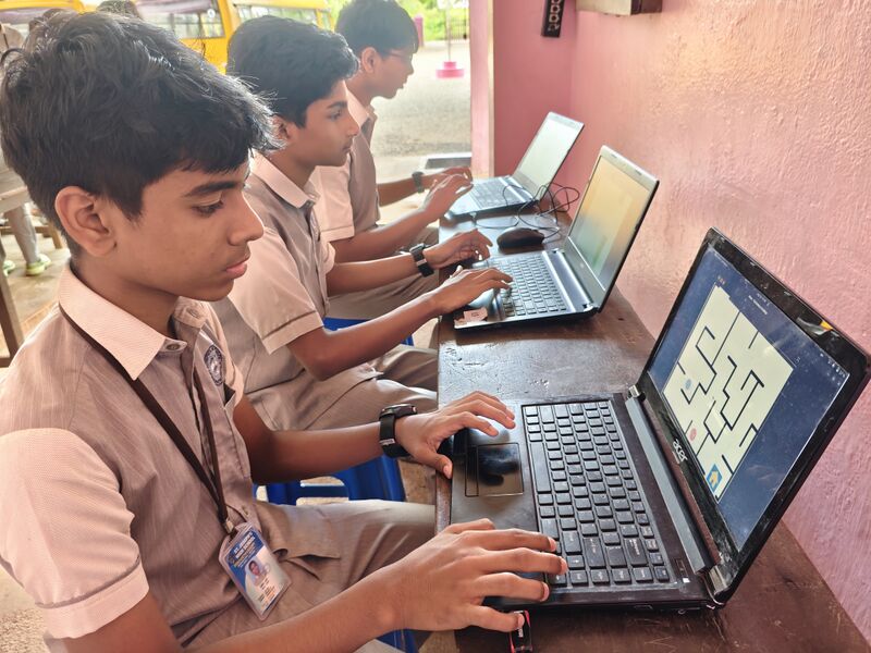 പ്രമാണം:25092 sfd game.jpg