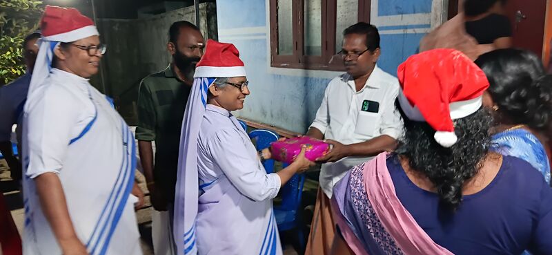 പ്രമാണം:35052 carol 2.jpg