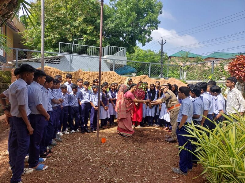 പ്രമാണം:41101 TKMHSS eco club (1).jpg