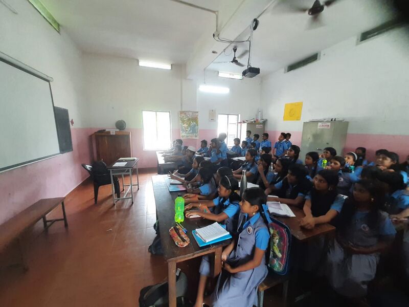 പ്രമാണം:41451 GSNDUPS HITECH CLASSROOM.jpeg