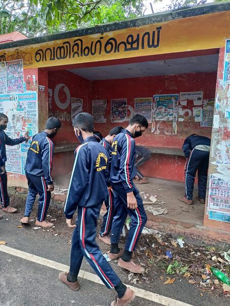 പ്രമാണം:44021 waitingshed cleaning 1.jpg