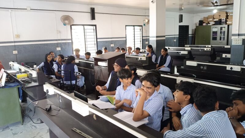 പ്രമാണം:48100-sep18-edakkara b2-1.jpg