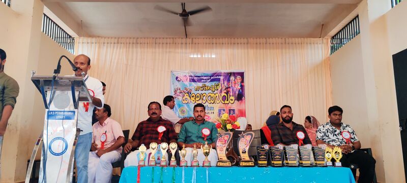 പ്രമാണം:48141arts day.jpg