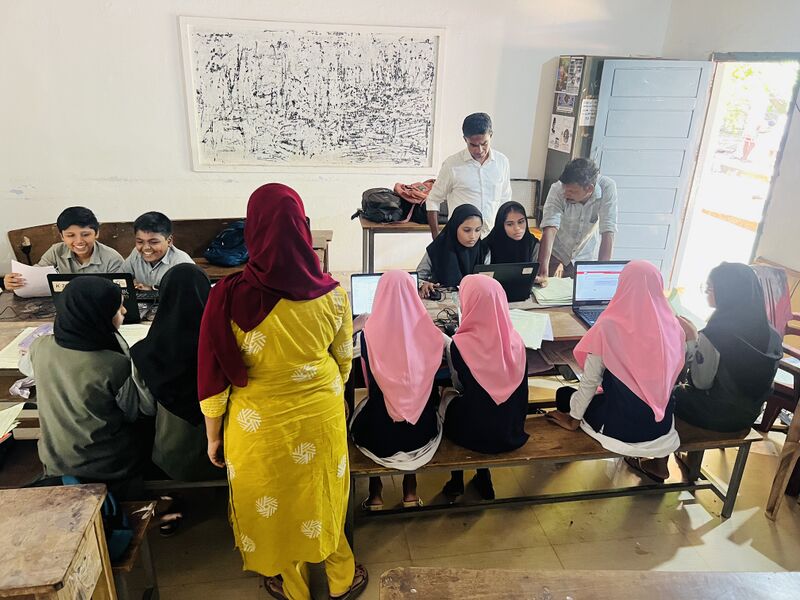 പ്രമാണം:Drcmlp-lk 11.jpg