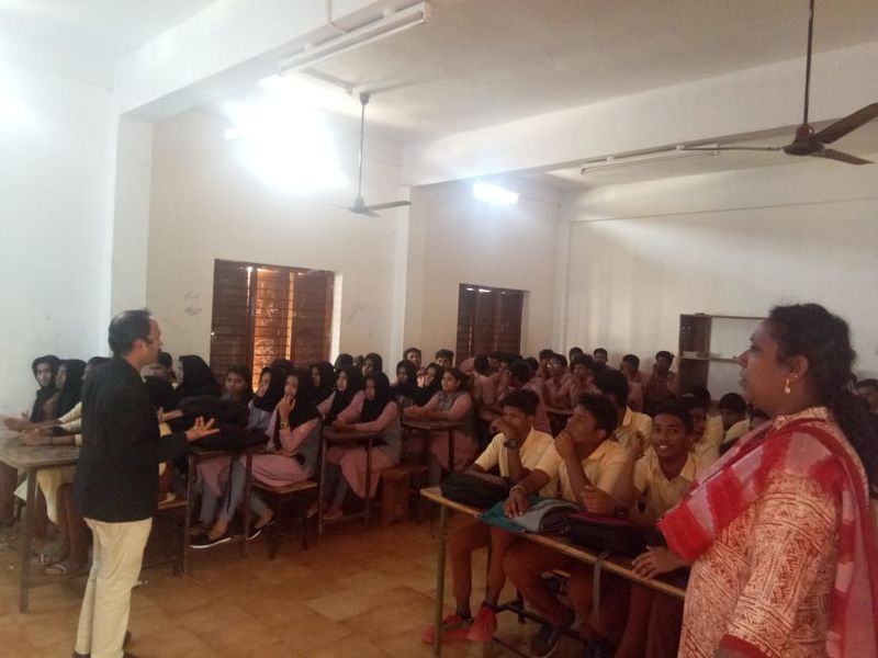 പ്രമാണം:Gvhss 01.jpg