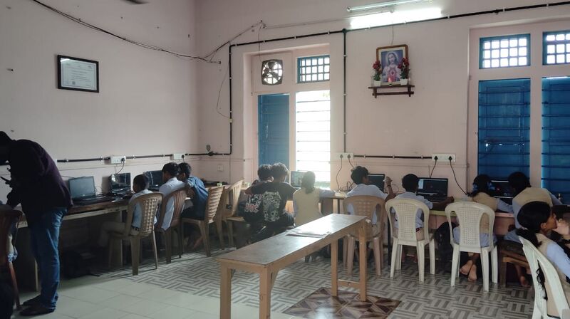 പ്രമാണം:Lk2024-2025 camp3.jpeg