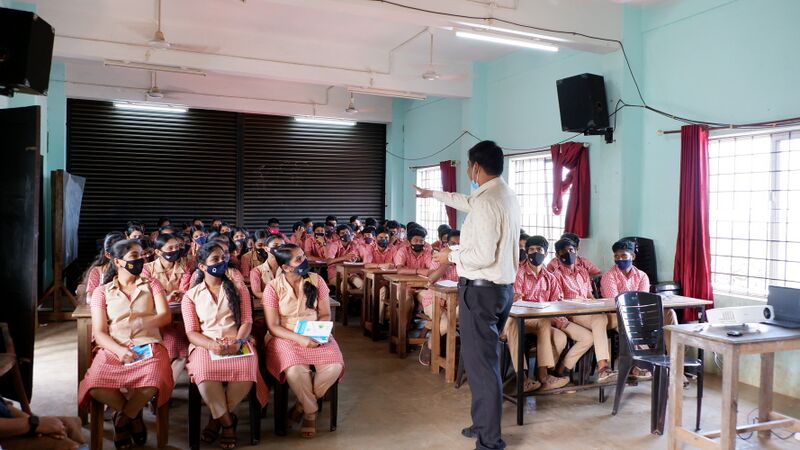 പ്രമാണം:MC 10.resized.jpg