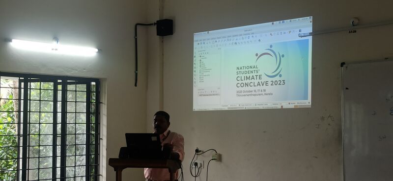 പ്രമാണം:05014 Hitech Classroom.jpg