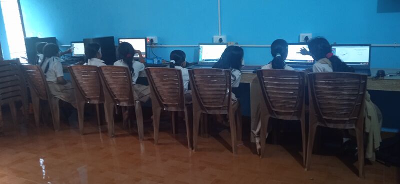 പ്രമാണം:18450-IT Lab.jpg