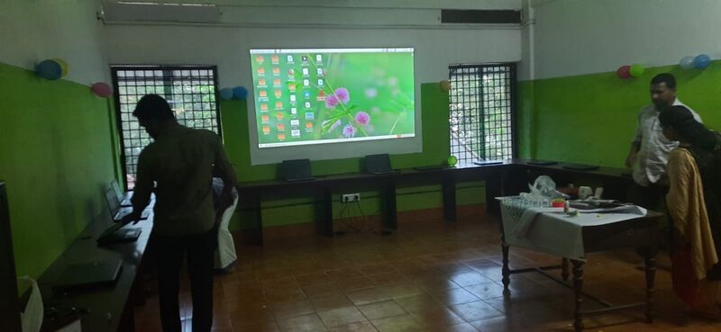 പ്രമാണം:18472 HITECH-CLASS-1.jpeg