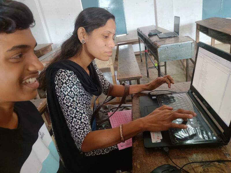 പ്രമാണം:21060-lk pta class4.jpg