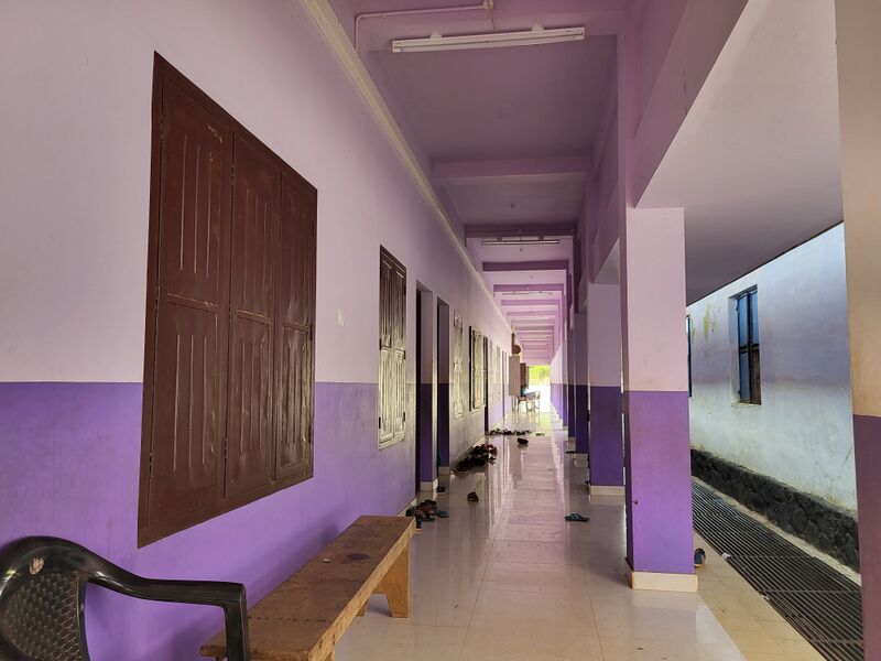 പ്രമാണം:23353-classroom building.jpg