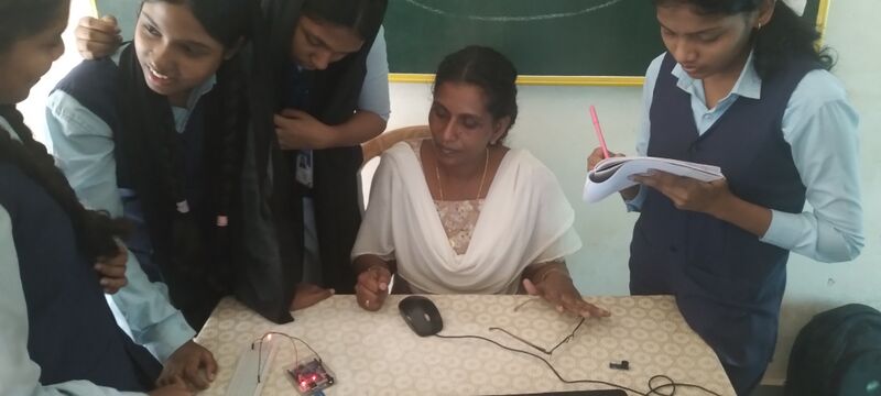 പ്രമാണം:24034 Robotics TRG2.jpg