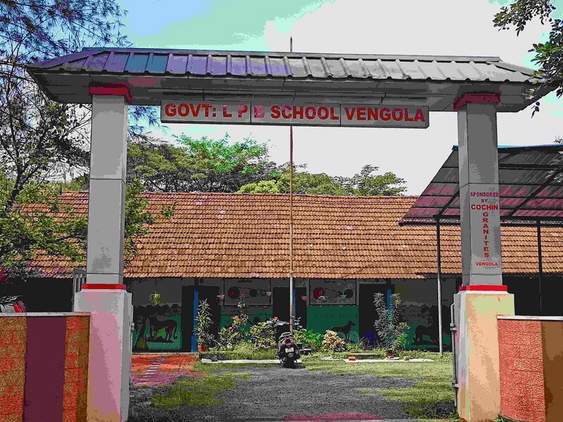 പ്രമാണം:27231 school photo.jpg