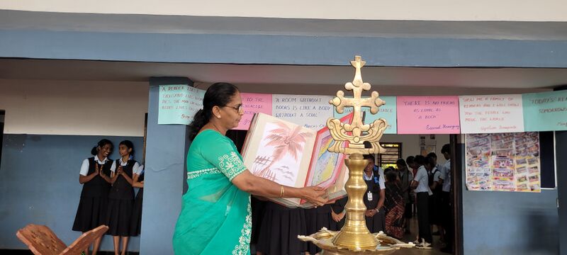 പ്രമാണം:34046 r2.jpg