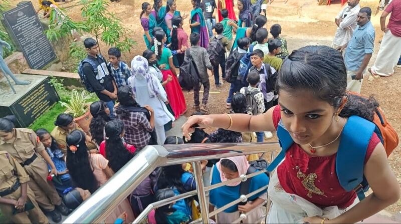 പ്രമാണം:42003 02.jpeg