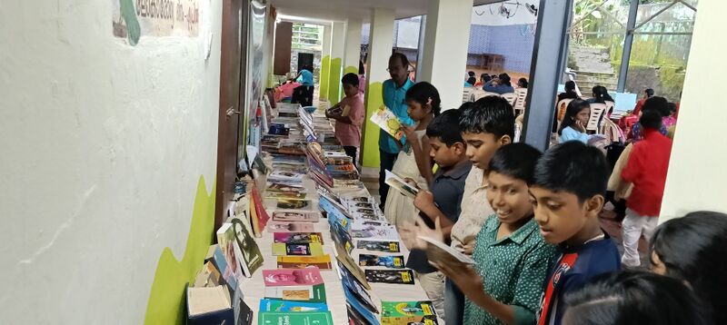 പ്രമാണം:43237 VV1.jpg