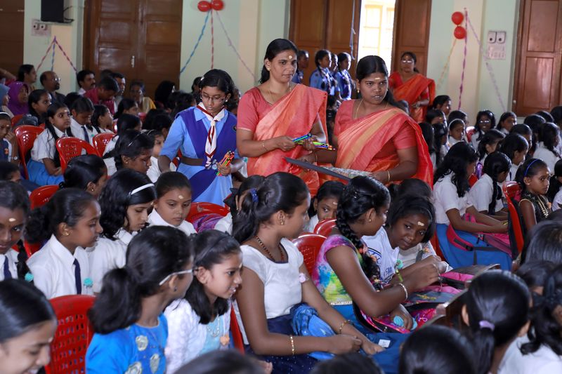 പ്രമാണം:A9A3399 copy.jpg