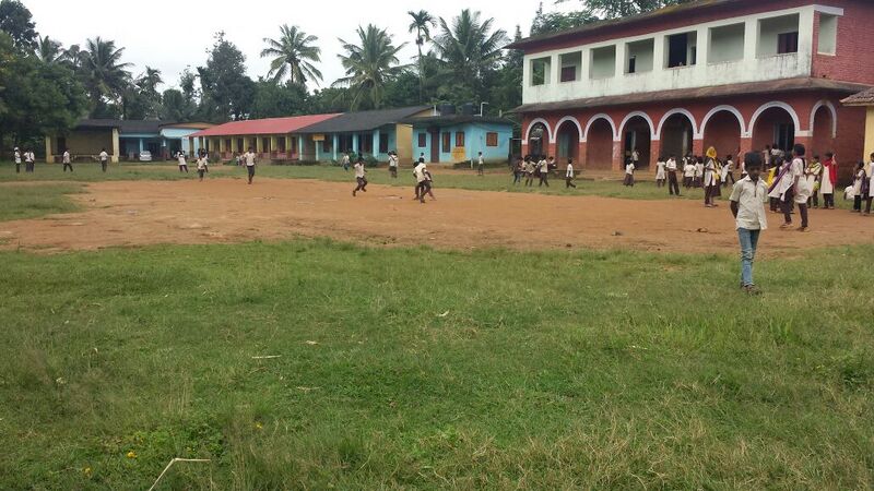 പ്രമാണം:SCHOOL PHOTO GUPS NALLURNAD.jpg