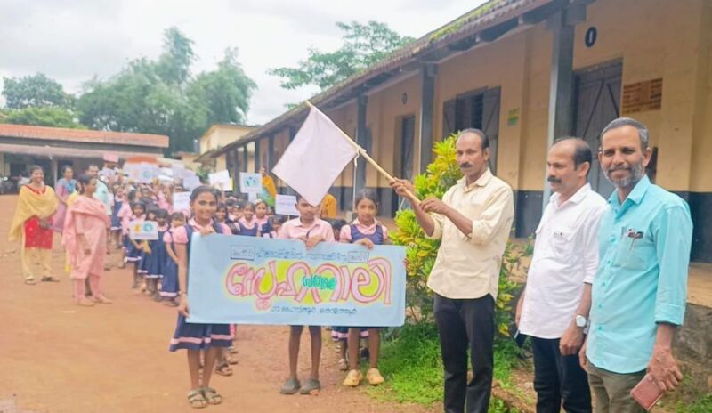 പ്രമാണം:11072 hiroshima nagasaki day1.jpg