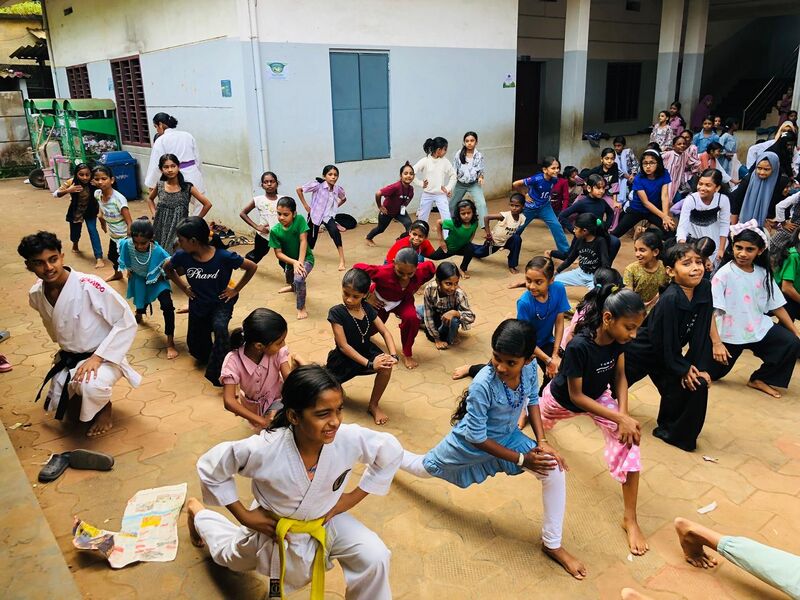 പ്രമാണം:18668 karate.jpeg