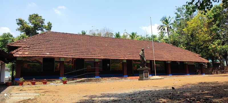 പ്രമാണം:20630 schoolphoto.jpg