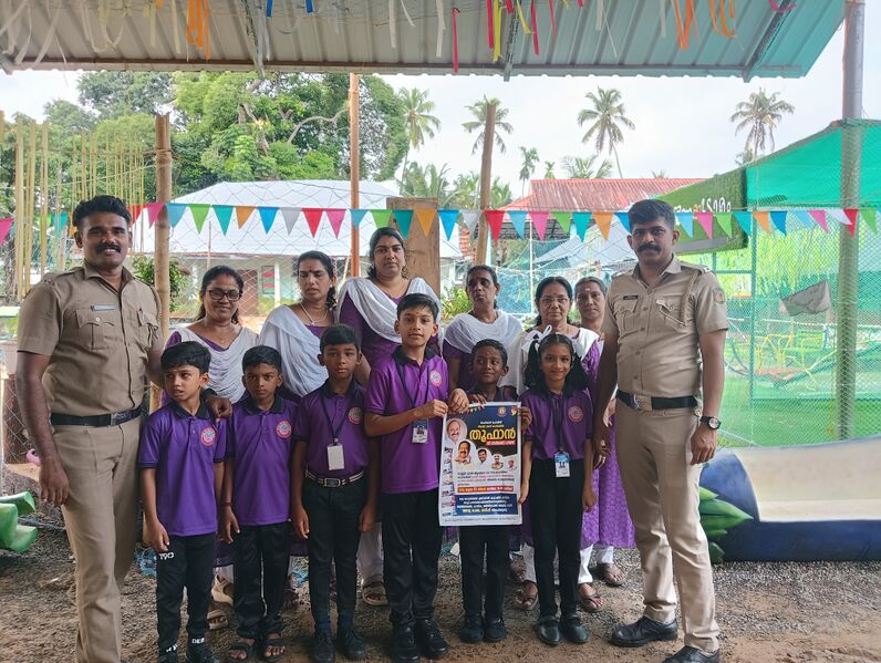പ്രമാണം:22206-pravesanolsavam.jpg
