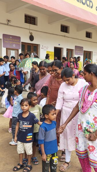 പ്രമാണം:26010 preveshanolsavam 3.jpg
