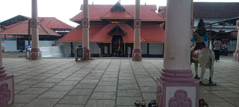 പ്രമാണം:31047 Ettumanoor Temple.jpg