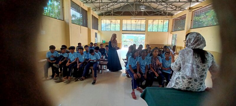 പ്രമാണം:36039 SSSS2024 CLASS.jpg