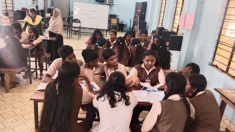 പ്രമാണം:36064 EZHUTHU2.jpg