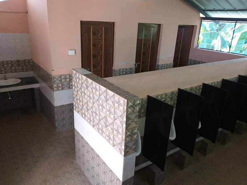 പ്രമാണം:37012 Toilets.jpg