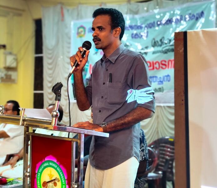 പ്രമാണം:38032 pta arun ezhuthachan.jpg