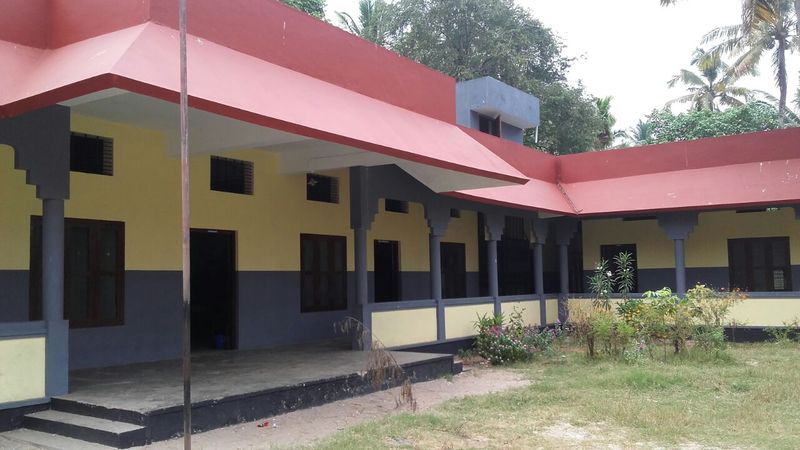 പ്രമാണം:41222 schoolphoto.jpeg