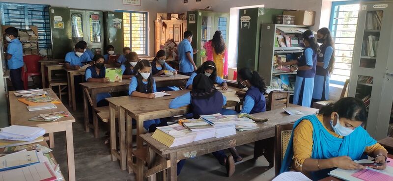 പ്രമാണം:42021 9915562.resized.jpg