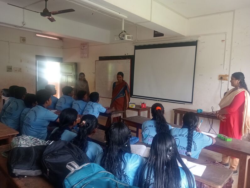 പ്രമാണം:43078-school camp2.jpg