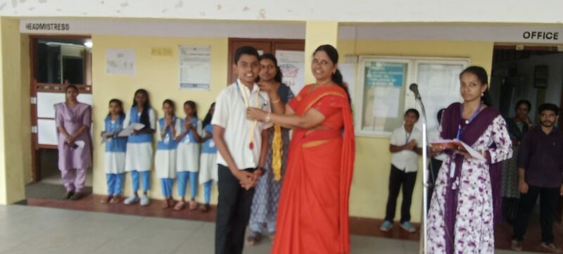 പ്രമാണം:44018 vv 6.jpg