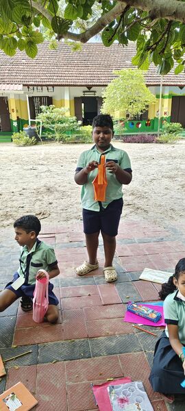 പ്രമാണം:ALP 35330 PAOER LANTERNS1.jpg