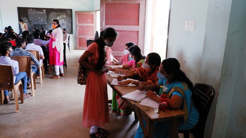 പ്രമാണം:Vaccine 3.resized.jpg