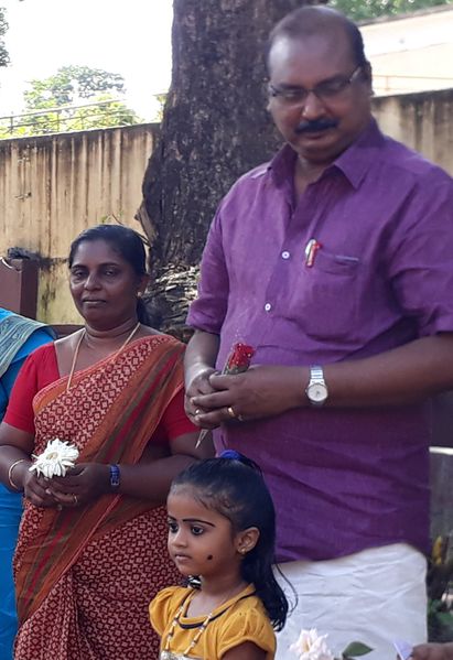 പ്രമാണം:ഗുരു വന്ദനം.jpeg