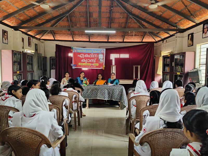 പ്രമാണം:11145 Jrc onedaycamp.jpg