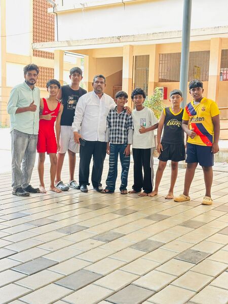 പ്രമാണം:11469 WRESTLING.jpg