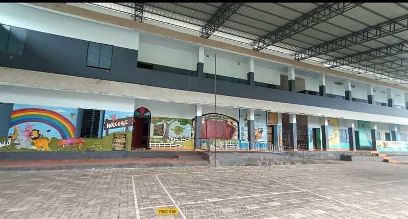 പ്രമാണം:18447 hightech building.jpg