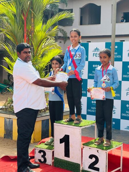 പ്രമാണം:18679 HJK 25-26.jpg