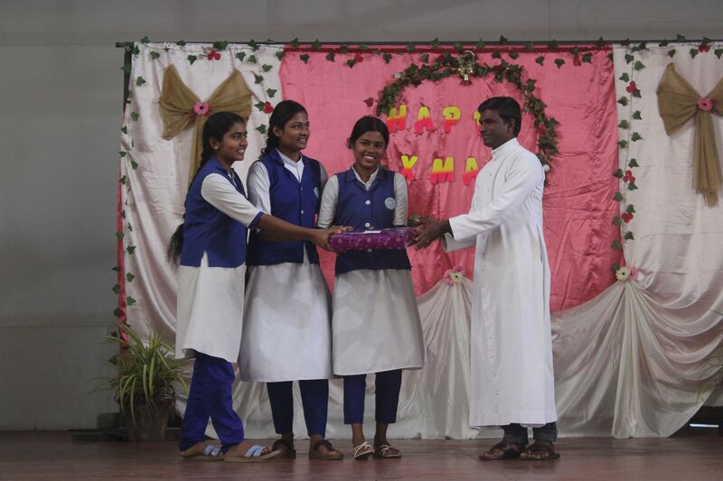 പ്രമാണം:21001 gift sw.resized.JPG