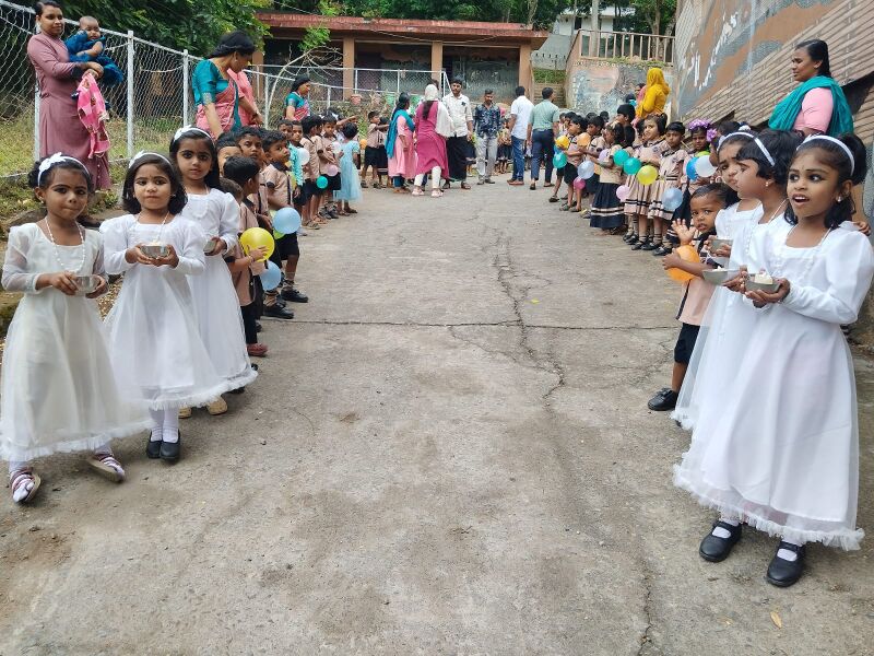 പ്രമാണം:21801 GLPS AGALI വർണകൂടാരം 3.jpg