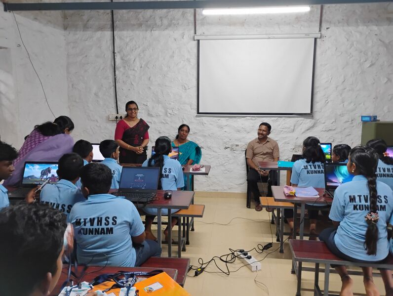 പ്രമാണം:38047 LK Camp1.jpg